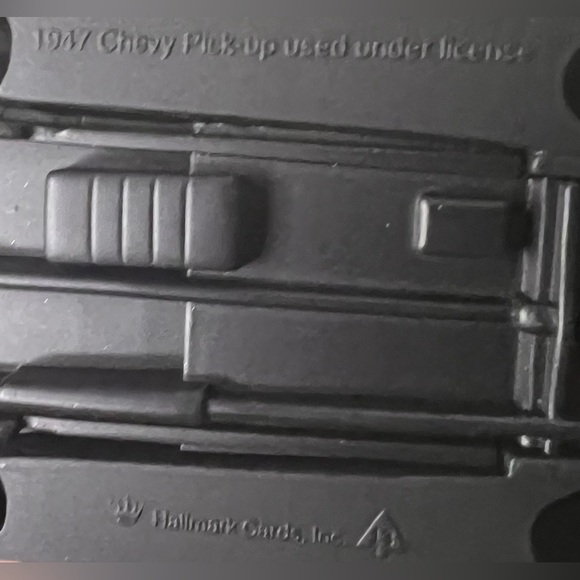 Hallmark NEW 2007 “1947 Chevrolet Pickup” Christmas Ornament 13th in Series GM - Picture 9 of 9